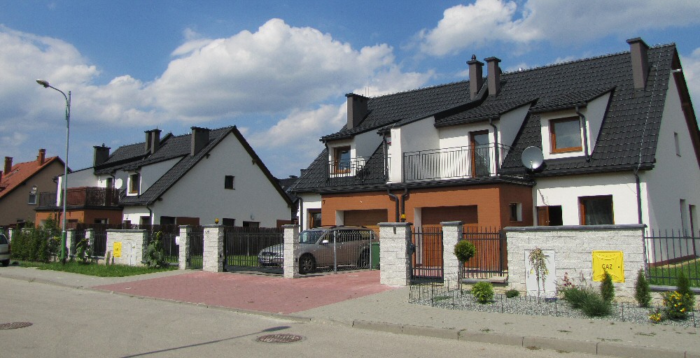 V etap zabudowy szeregowej na osiedlu Stare Stawy, ul. Malczewskiego, 4 domy (zabudowa bliźniacza)